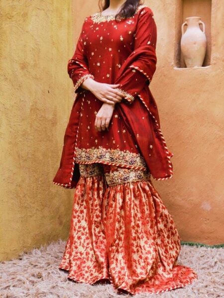 Gharara suit Full front view maroon with khaddi net shirt and jamawar gharara by Paari Bridal