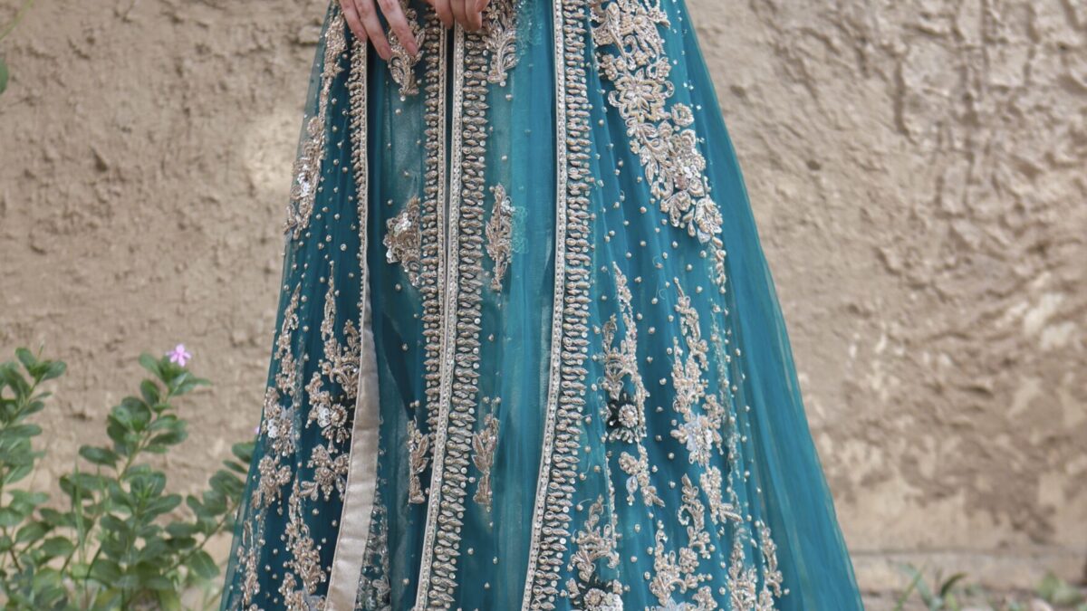 Engagement Dresses: Elegant Styles at Paari Bridal Engagement Dresses: Elegant Styles at Paari Bridal